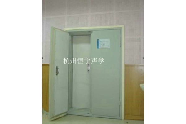 隔声门
